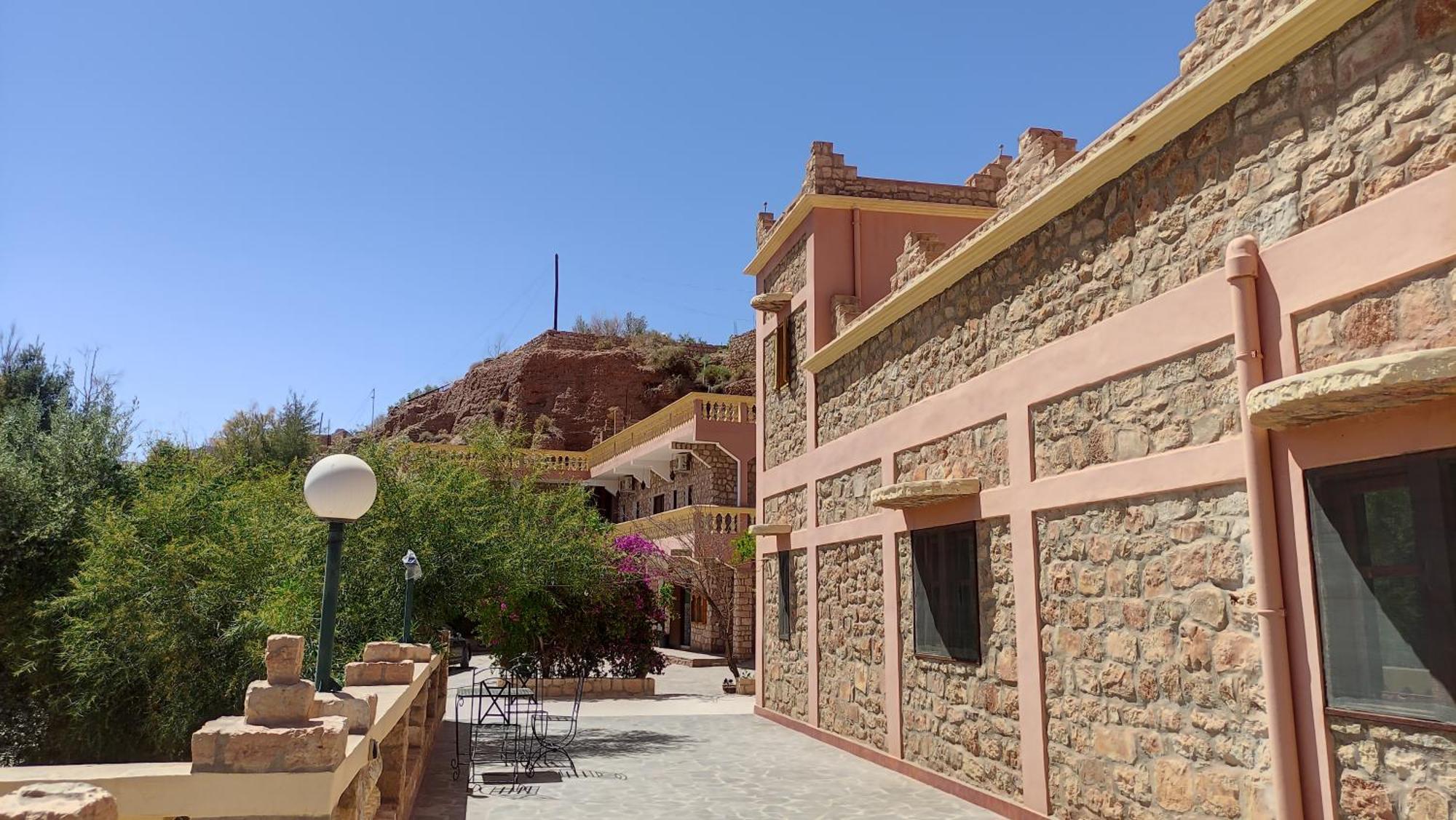 Hotel Camping Le Soleil Tinghir Bagian luar foto