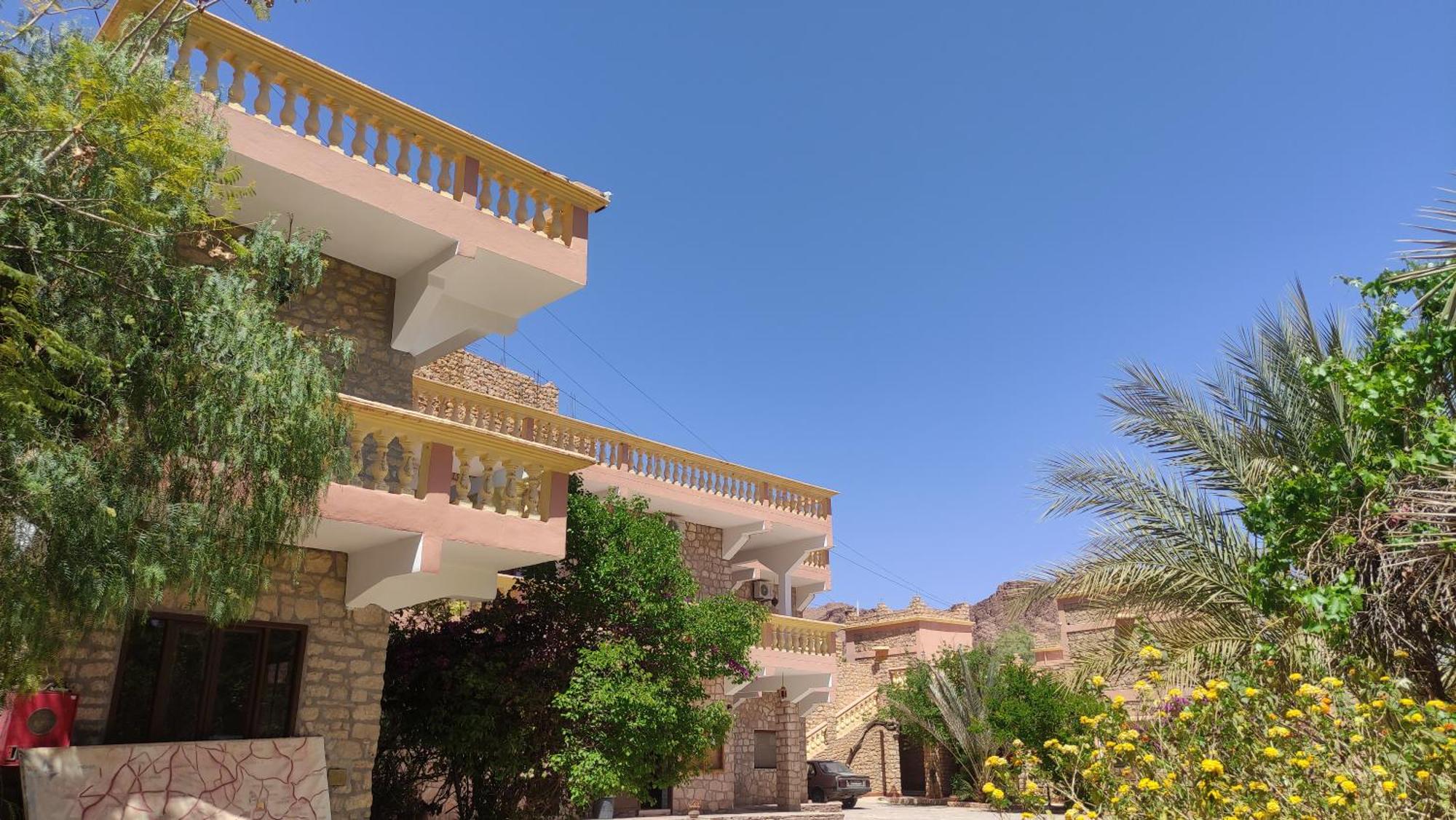 Hotel Camping Le Soleil Tinghir Bagian luar foto