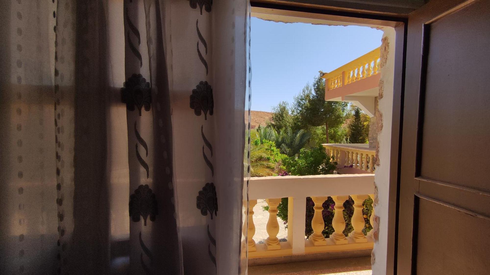 Hotel Camping Le Soleil Tinghir Bagian luar foto