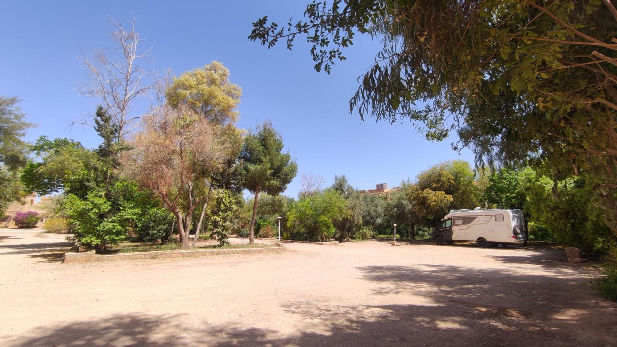 Hotel Camping Le Soleil Tinghir Bagian luar foto