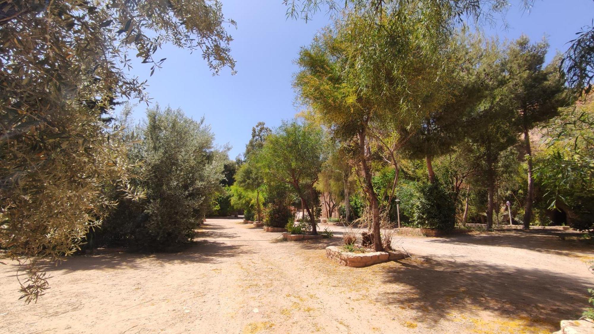 Hotel Camping Le Soleil Tinghir Bagian luar foto