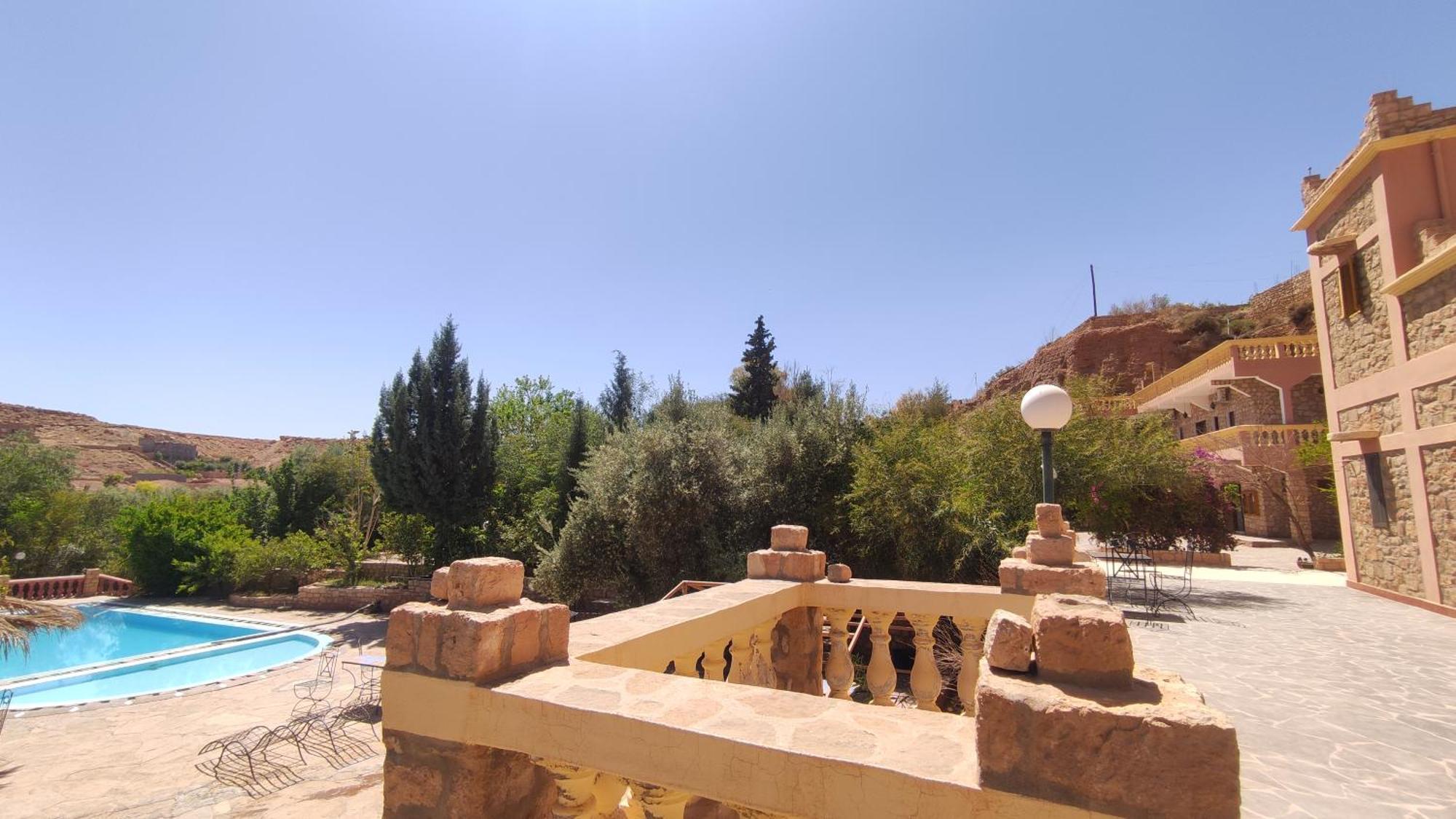 Hotel Camping Le Soleil Tinghir Bagian luar foto